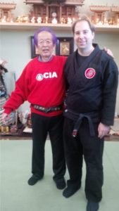Thomas Phillips avec Dr Masaaki Hatsumi au Honbu Dojo au Japon